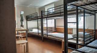 Гостиница Hostel Orenburg Оренбург Кровать в общем номере для мужчин с 6 кроватями-1